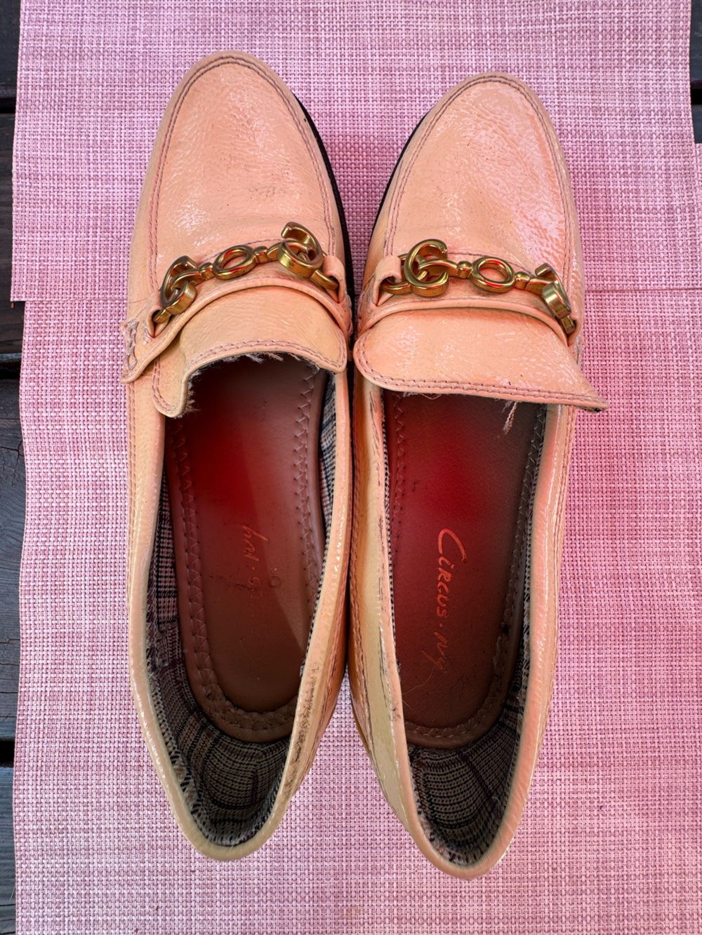Circus by Sam Edelman Butter Yellow Patent Loafers with Gold Chain Size 8